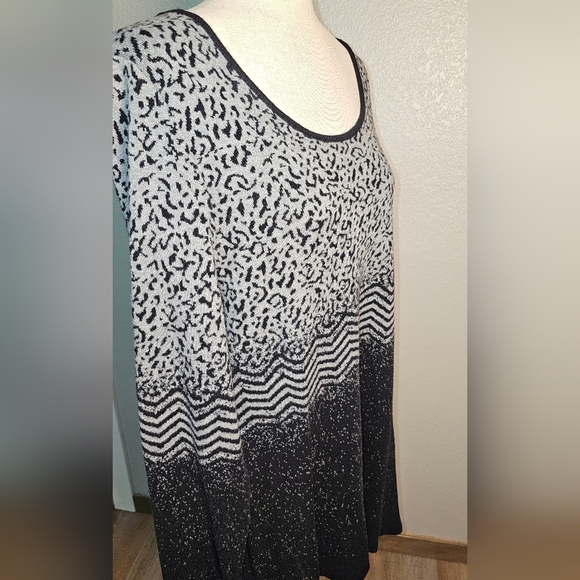 Patterned Black and White Women's Tunic Sweater Size 3x - Picture 7 of 10